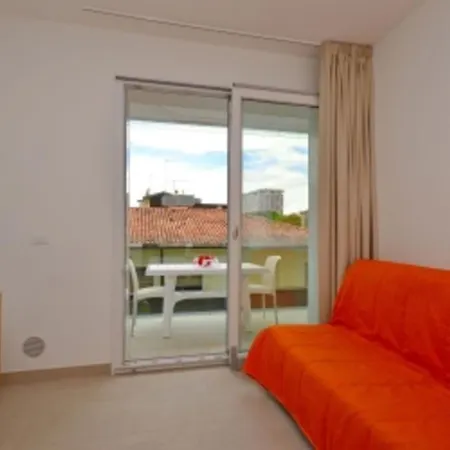 Delightful With Pool Apartment Lignano Sabbiadoro