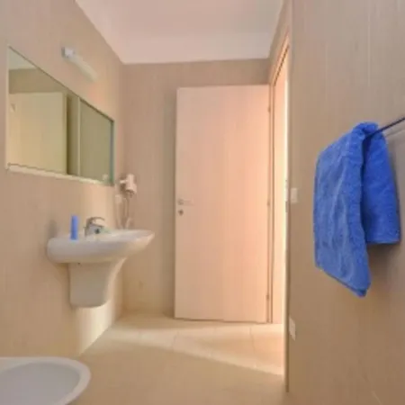 Apartment Delightful With Pool *