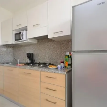 Delightful With Pool Apartment